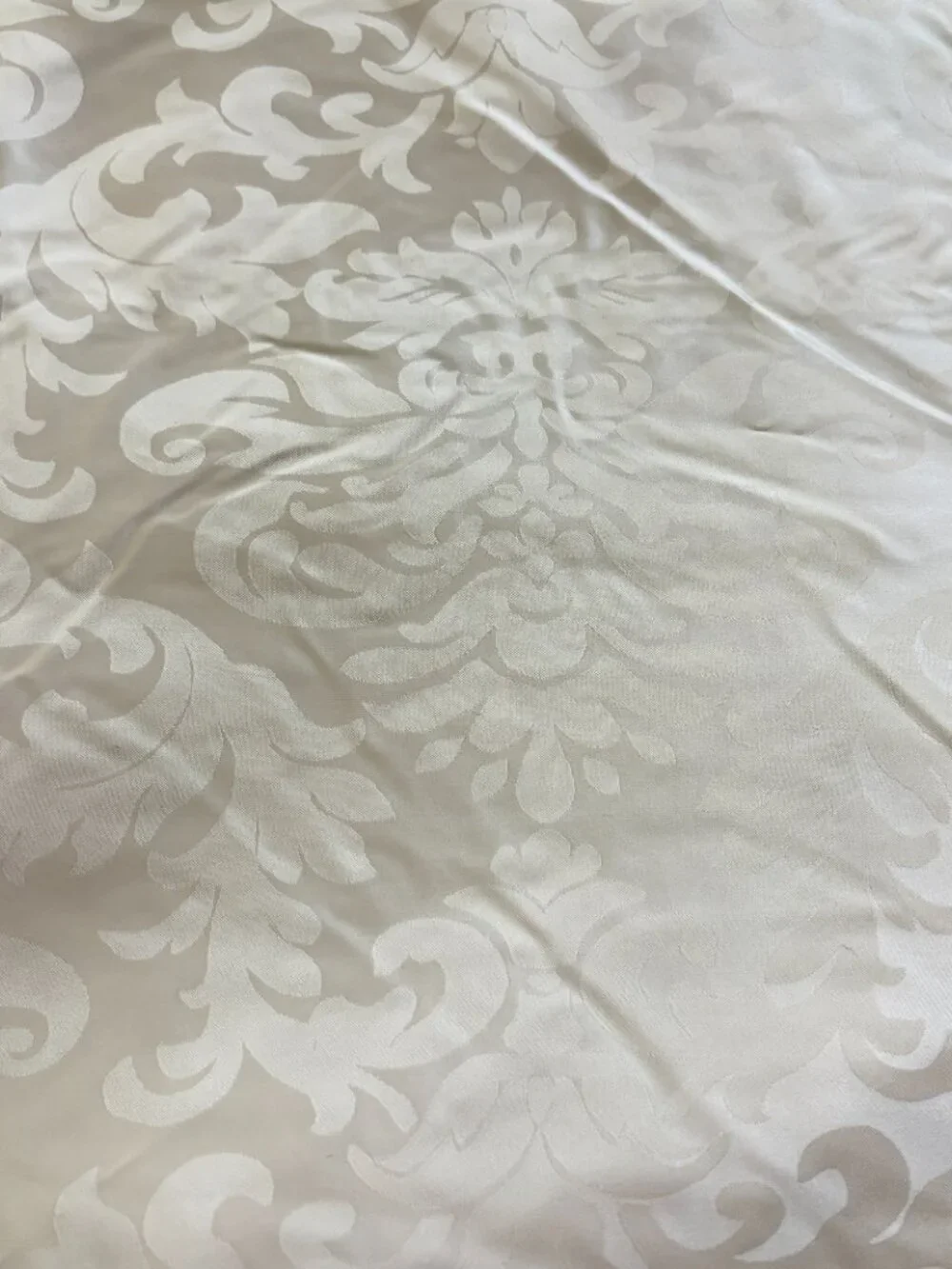 Bloomingdale’s USA New Queen Down White Goose 100% German Silk Jacquard 36oz